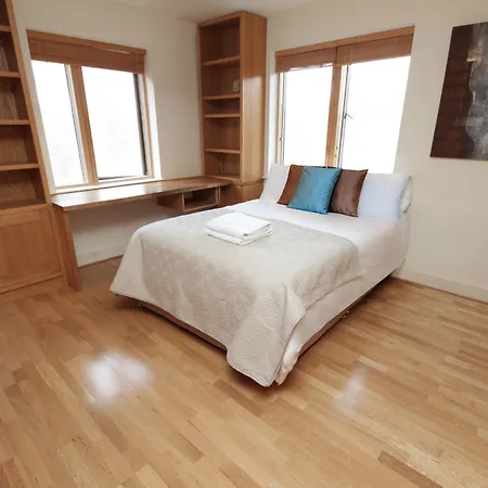 Apartman Pearse Street Sleeps 10