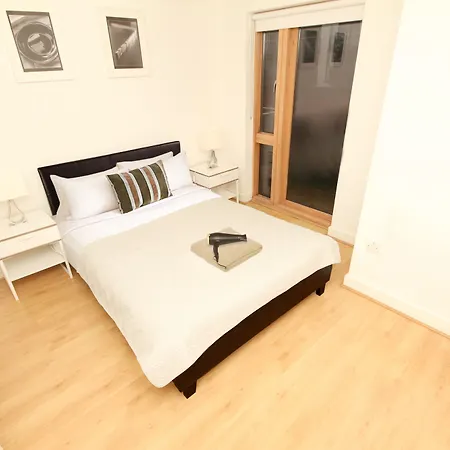Apartman Pearse Street Sleeps 10 *