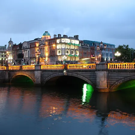 Apartment Pearse Street Sleeps 10 *